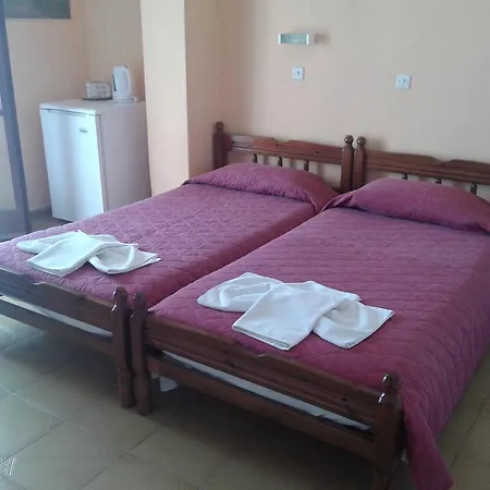 克里斯蒂娜膳食公寓酒店 卡特瑞杜斯