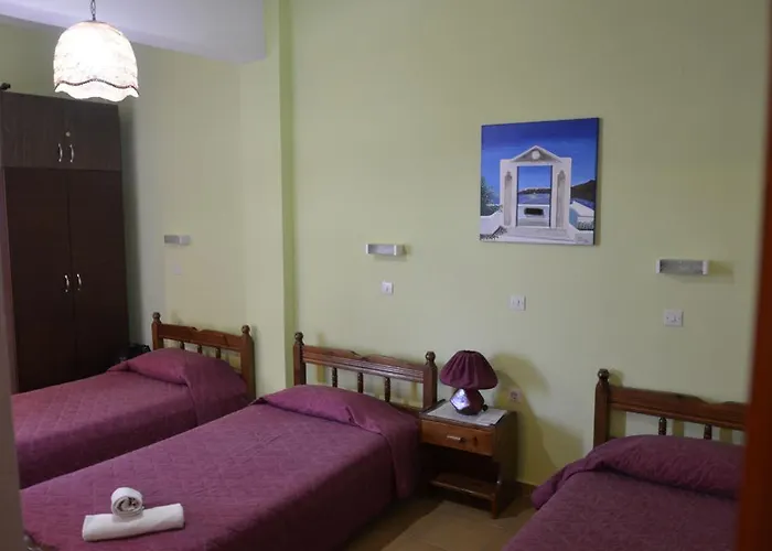 Christina Karterados (Santorini)