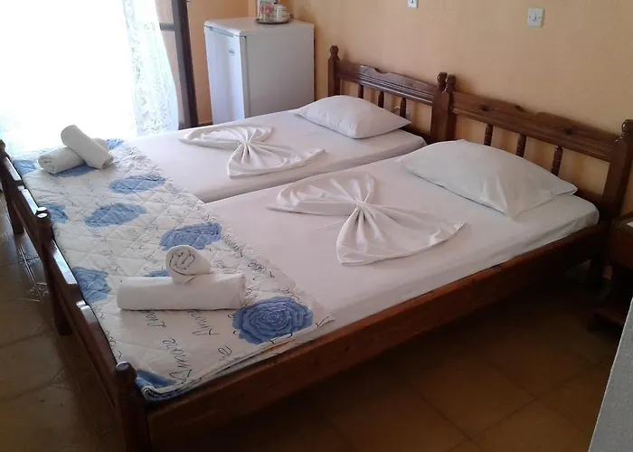 Christina Karterados (Santorini)