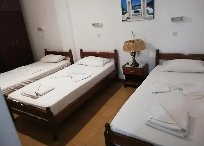 Christina Karterados (Santorini)