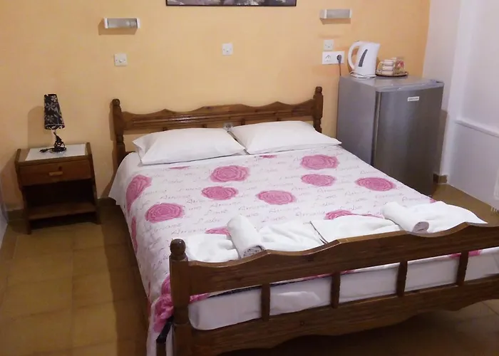 Christina Karterados (Santorini)