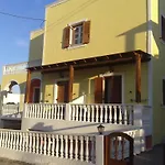Christina דירה