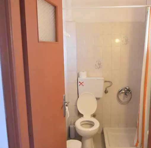 Christina Karterados (Santorini)